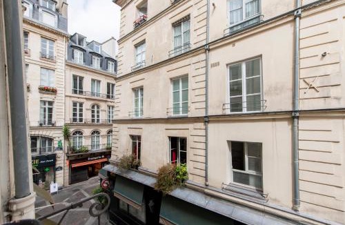 Les Halles Apartment | SUPER CENTRAL - Montorgueil - Designer Studio