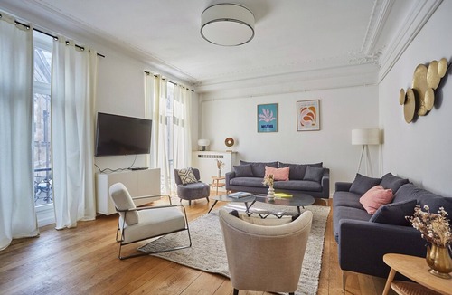 Saint-Vincent-de-Paul Apartment | Superb Apartment Center of Paris/montmartre