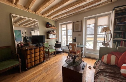 Saint-Germain-l'Auxerrois Apartment | SUPERB JUNIOR SUITE NEAR MUSEE D'ORSAY