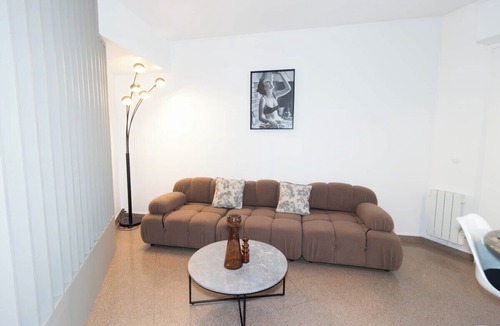 Quartier de la Roquette Apartment | Superb Parisian apartment/Père Lachaise