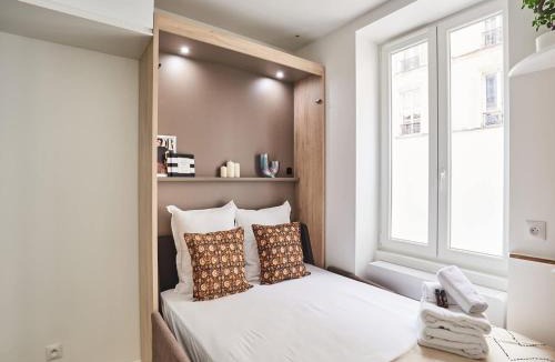 Faubourg Saint-Germain Apartment | Superb studio Tour Eiffel Champ de Mars