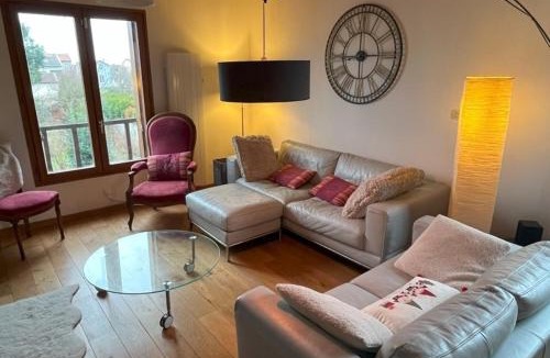 Le Plateau Apartment | Superbe Chalet au calme, jardin et parking près de Paris