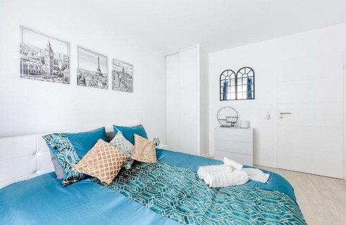 Louis Bertrand-Mirabeau-Semard Apartment | Superbe T2 proche Paris métro 7 à 5 mn à pied