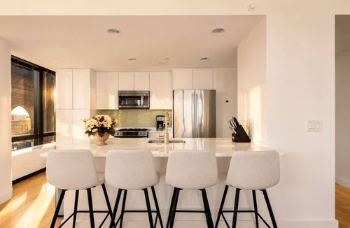 Central Park South Apartment | Sutton Lane | 3rd-floor 2BR w/Doorman, Gym, Pool