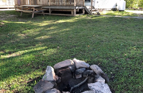 Lavigne Cottage | Swan #11 Graceland Cottages