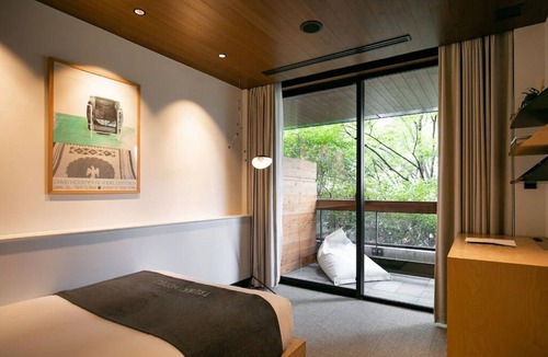 Jingumae Hotel | Swanky Room in Artsy Upscale Hotel Tokyo