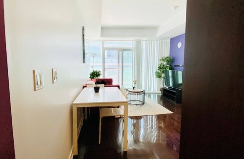 Central Waterfront Condo | Sweet and Cozy 1 Bedroom in the heart of Downtown
