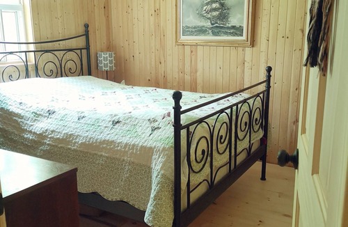 Whitestone Cabin | Sweet and cozy cottage nestled in the heart of a serene 10-acre woodland!