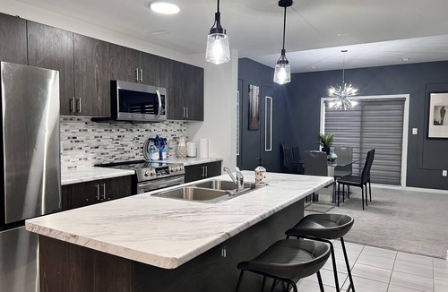 Innisfil House | Sweet Deal! Spacious 4bd Home Comfortably Sleeps 10.