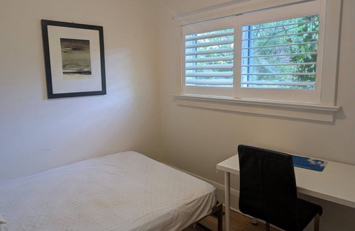New Toronto House | Sweet House just steps to the Lake