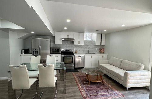Aurora House | Sweet Luxury Retreat