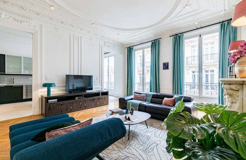 Champs-Elysees Apartment | Sweett | Cerisoles E