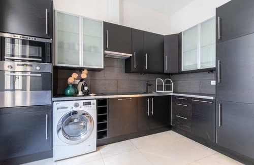 Champs-Elysees Apartment | Sweett | Cerisoles II
