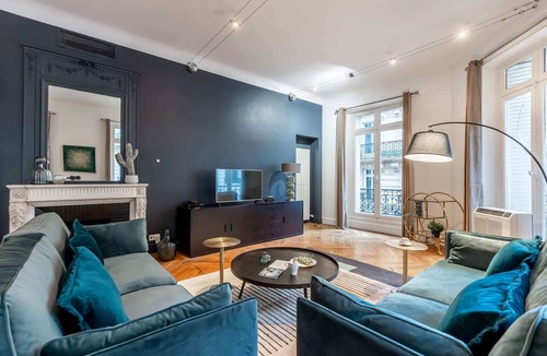 Champs-Elysees Apartment | Sweett | Cerisoles III