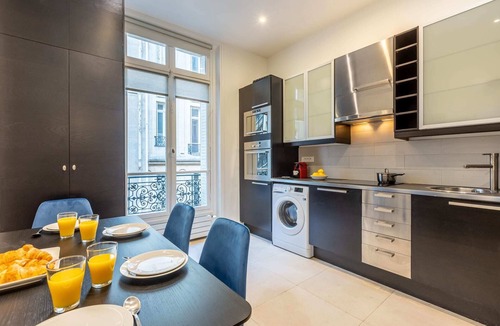 Champs-Elysees Apartment | Sweett | Cerisoles V