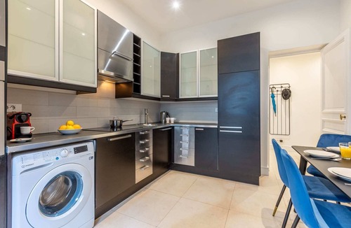 Champs-Elysees Apartment | Sweett | Cerisoles V