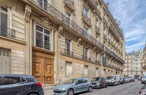 Champs-Elysees Apartment | Sweett | Cerisoles V
