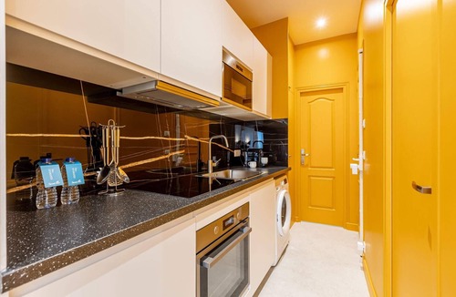 Quartier de la Place-Vendome Apartment | Sweett | Madeleine III