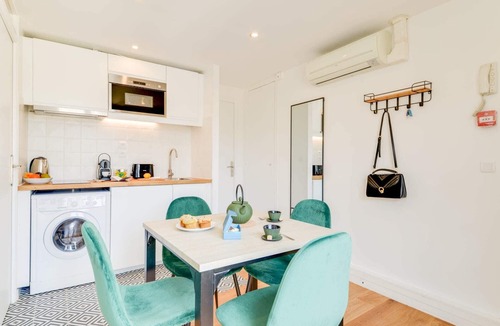 9th Arrondissement Apartment | Sweett | Saint Lazare III