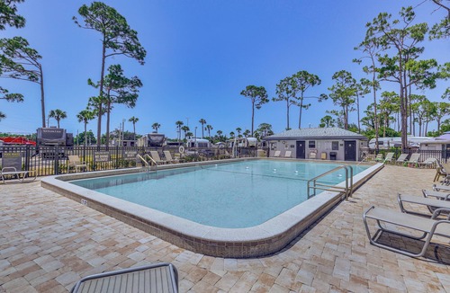 San Carlos Park Cottage | Swim, Fish & Play: Pet-Friendly Gem in Fort Myers