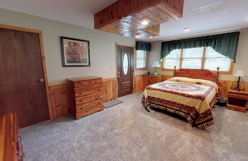 Gaines Cabin | Sycamore Cabin with Hot Tub Breathtaking Views
