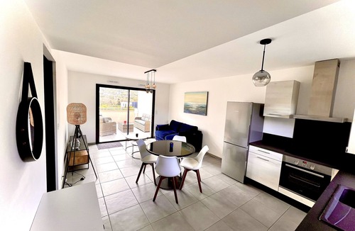 Grosseto-Prugna Apartment | T2 Standing vue mer Plage a Pieds Domaine du Frasso