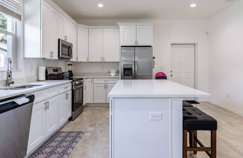 East Tampa House | Tampa 3BR Near Zoo & Cruise Port - Sleeps 8