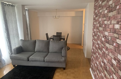 York University Heights Apartment | Taro's Lodge