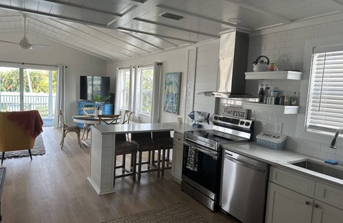 Bokeelia House | Tarpon Tide-Beautiful 2 Bdrm waterfront home