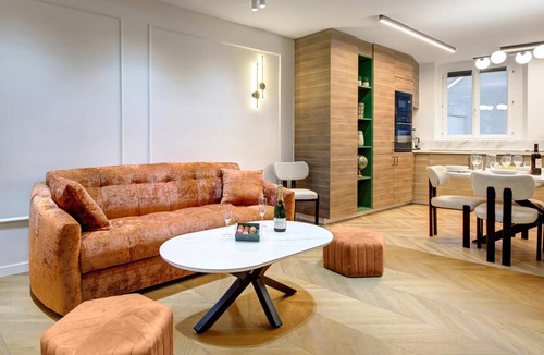 Quartier du Pont-de-Flandre Apartment | TBS 122 - Apartment with contemporary flair