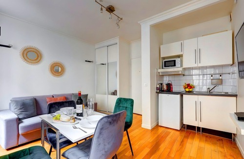 Quartier Saint-Georges Apartment | TBS 236 - Charming apartment in Paris