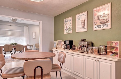 Tempe House | Tempe 4 Bdrm w/Game Room and Coffee/Espresso Bar!