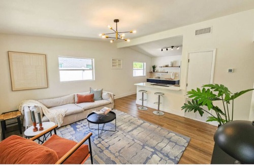 St. Petersburg House | Terrific 3-bed home in St. Petersburg, large backyard, centrally located