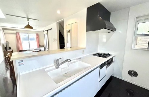 Nishiikebukuro Villa | Terrific 3-bedroom villa with AC & Heat in Ikebukuro, straight bus to airport