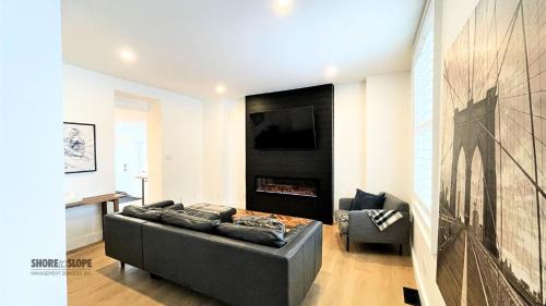 Collingwood House | The 1883 Century Flat Suite