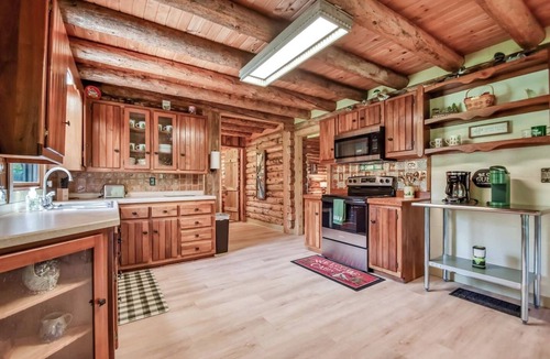 Augusta Cabin | The Alibi Cabin - Pool, Hot Tub & Private Trails - Secluded 17-Acre Retreat