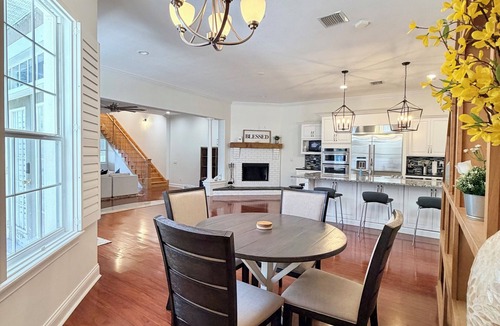 Longwood House | The American Dream House – Lakefront Luxury with 2 Heated Pools & Hot Tub