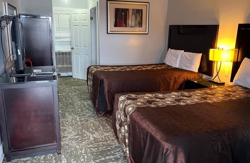 Madawaska Valley Hotel | The Ash Grove Inn