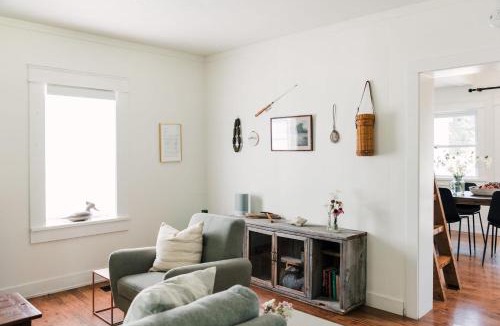 West Lake House | The Beachside Burrow - Next to Sandbanks w Hot Tub