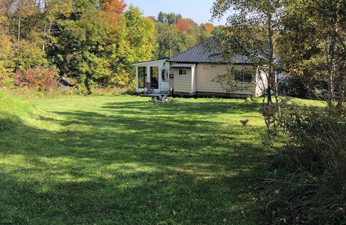 Dunchurch Cabin | The best view on the Magnetawan River! Rustic cottage with all amenities!
