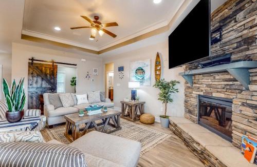 Crestview House | The Blue Canoe