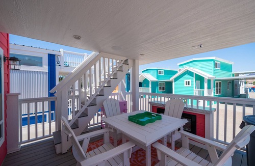 Parker Strip House | The Boozy Bungalow at Roadrunner Resort