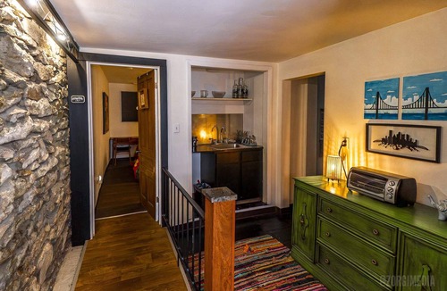Mount Washington Apartment | The Bridges! Mt. Washington! Sleeps 12!