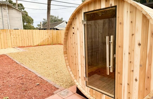 Sanford House | The Butterfly House: with sauna and fully-fenced yard