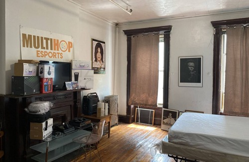 Morningside Heights Apartment | The Castle 351 Classic, Safe and Quiet Large Brownstone Room