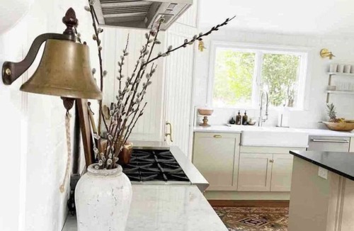 Centreville House | The Colonial Farmhouse with Private Boat Rental