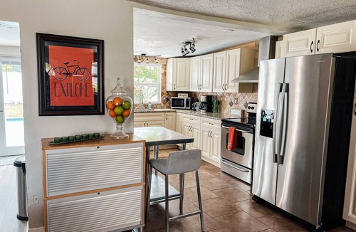 Sarasota Springs House | The Coral Cottage close to all that Sarasota has to offer