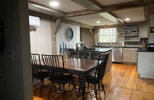 Fly Creek House | The Crow and Stone- Curated Country Escape