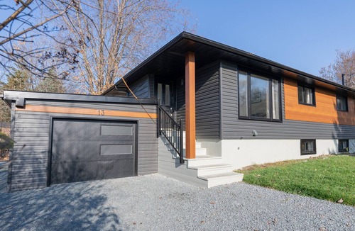 Sudbury House | The Dale Bungalow by Minnow Lake.