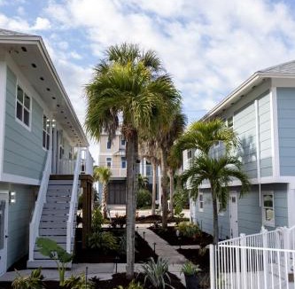 Mid Island Apartment | The Dex at Coconut Cove